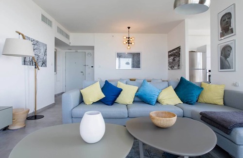 Bat Yam Apartment | Romantic Chic Apartment with Amazing Sea Views, Romantic Sea View Chic suite