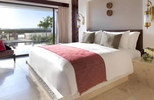 Salalah Apartment | Romantic Getaway w/Pool & Spa, Free Parking! Close to Al Haffa Beach!