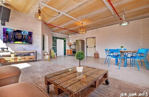Petah Tikva Villa | Roof Top Party place for upto 50 people, central Israel