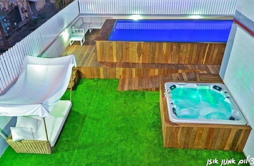Petah Tikva Villa | Roof Top Party place for upto 50 people, central Israel