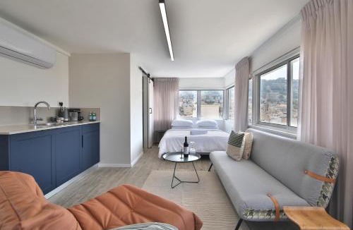 Haifa Apartment | ROOFTOP 42 - Penthouse Duplex