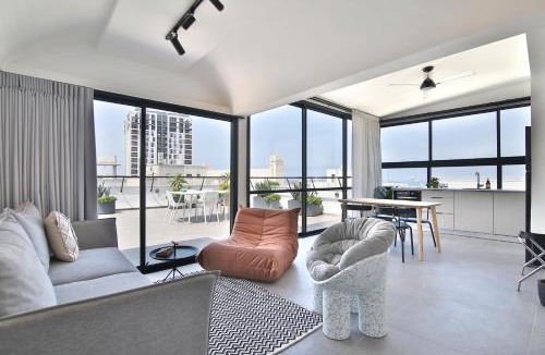 Haifa Apartment | ROOFTOP 42 - Penthouse Duplex