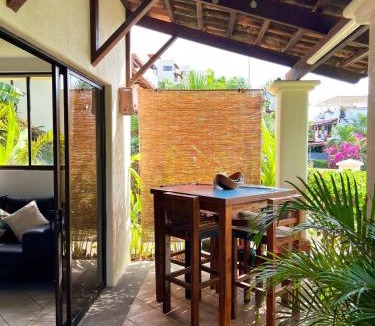 Coco Sunset Hills House | Rooftop Sunset Cove