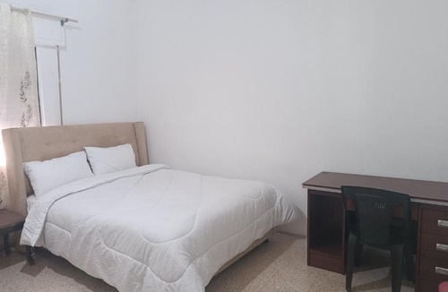 Jabal Al-Hussein Bed & Breakfast | Room in central Amman