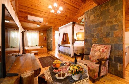 Rosh Pinna Cabin | Rosh Pinat Noy