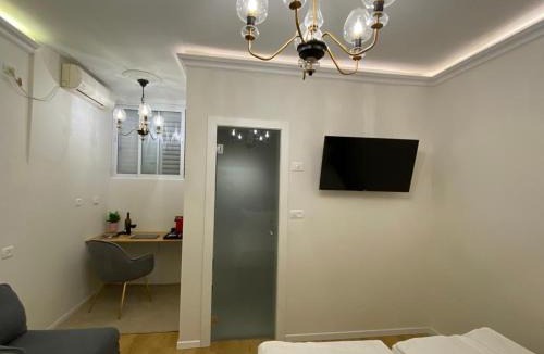 Petah Tikva Apartment | Rothschild 106
