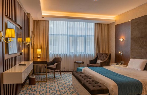 Al Khuwair Hotel | Royal Crown Hotel