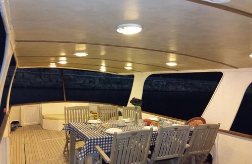 Ashkelon Boat Rental | RoyalSeaSuite Huge Suite on the Water