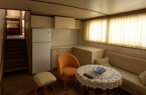 Ashkelon Boat Rental | RoyalSeaSuite 'Live and Live on the Water' for roommates