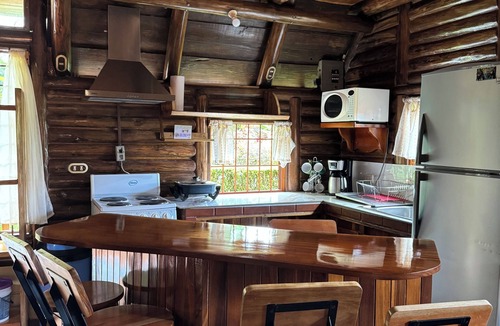 La Fortuna Cabin | Rustic Chalet Cabin for 6 Private Pool-Gym Access