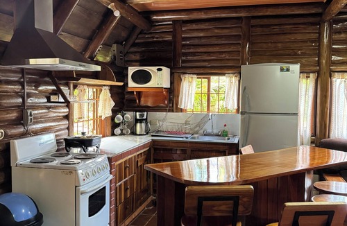 La Fortuna Cabin | Rustic Chalet Cabin for 6 Private Pool-Gym Access