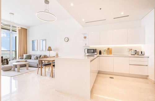Dubai Maritime City Apartment | Rustic Minimalist Home with Breathtaking Sea Views