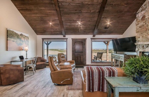 Canyon Apartment | Rustlers Draw cabin in the pasture