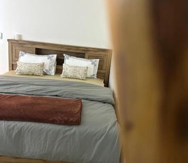 Al Ghubrah Ash Shamaliyyah Apartment | Sea and lake view apartment