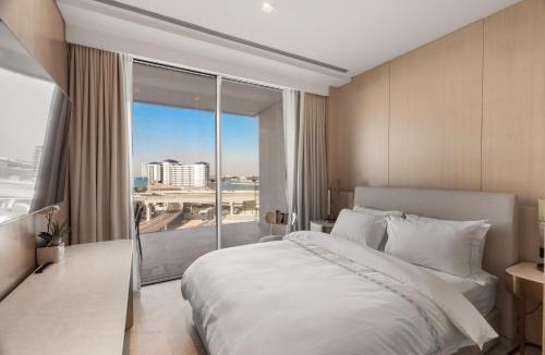 Palm Jumeirah Apartment | Sea View 2BDR Apartment, Pool and Beach Access
