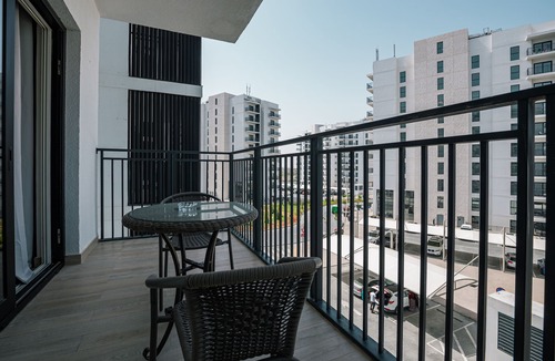 Al Raha Beach Apartment | Sea World location! spacious apartment, fully furnished, sleeps 4