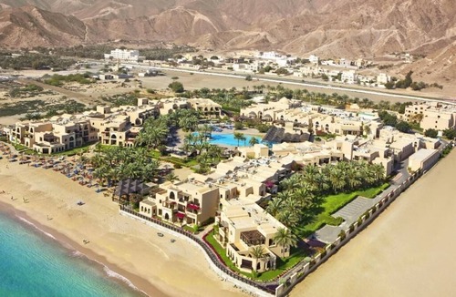 Al Aqah Hotel | Seaside Retreat with Lush Garden Views near Diving and Snorkeling Spots