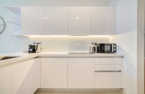 Dubai Maritime City Apartment | Serene 1BR at The Anwa By Omniyat Dubai Maritime City by Deluxe Holiday Homes