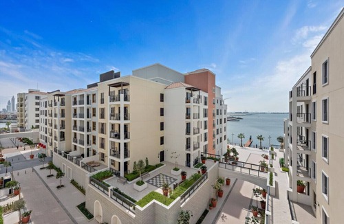 Dubai Apartment | Serene 2BR by The Beach - La Mer