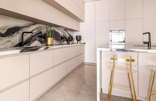 Nachlaot Apartment | SHALEM Luxury-Hosted by Sweetstay