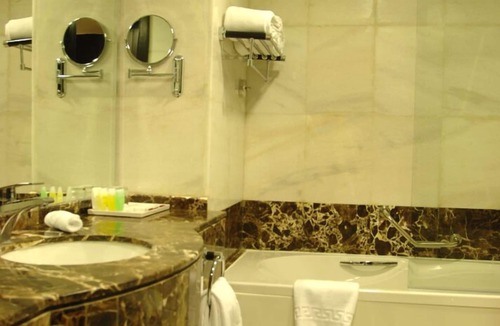 Sharjah Hotel | Sharjah Palace Hotel