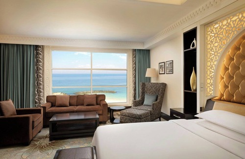 Beach & Coast Hotel | Sheraton Sharjah Beach Resort & Spa