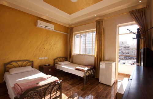 Jabal Al-Hussein Hotel | Shurooq Shams Hotel & Tours By Sunrise