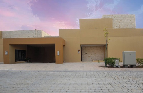 Abu Dhabi Villa | Silk Valley - 4B private beach access