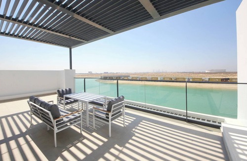 Al Hamriya House | Silk Valley-4B with Private Beach Access