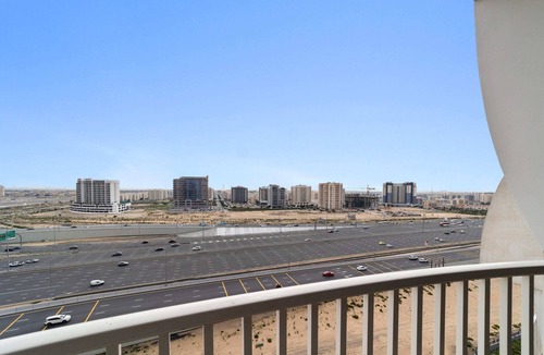 Dubai Apartment | Silkhaus Cozy Studio | Balcony | Binghatti Pearl