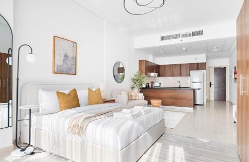 Dubai Apartment | Silkhaus Vacation Homes Bright Studio Near Silicon Central Mall
