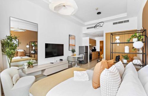 Dubai Apartment | Silkhaus Vacation Homes New Studio in ASB Tower Walking distance to mall