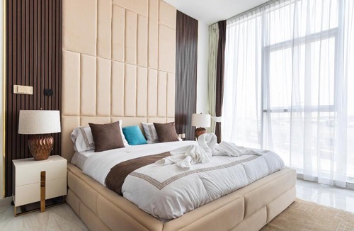 Dubai Apartment | Simply Comfort Vacation Homes Rental Luxury 3Br Apts with Private Pool in Gemz