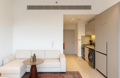 Dubai Apartment | Sleek New Studio in Meydan, Fully Equipped and Spacious