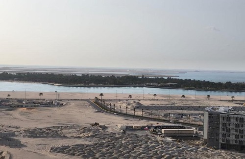Al Khan Apartment | Smart Home Vacation Home- AYLA