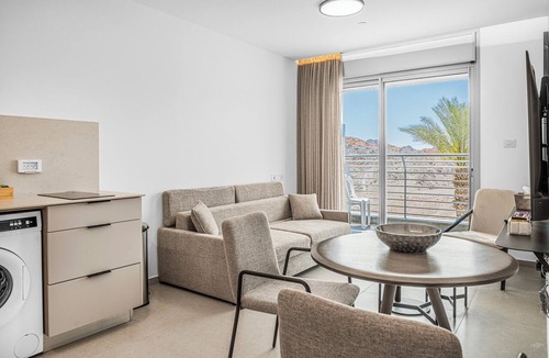 Eilat Apartment | Soft colors Desert View Hideaway