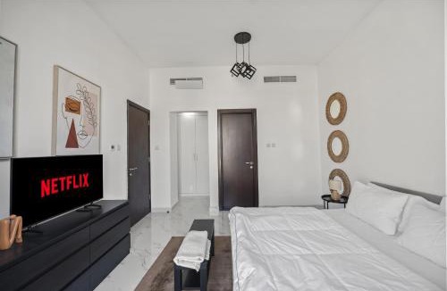 Jumeirah Village Triangle Apartment | Spacieux 2 chambres JVT, paddle, tennis, piscine