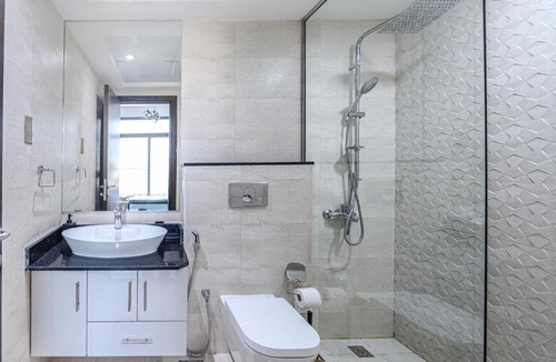 Jumeirah Village Triangle Apartment | Spacieux 2 chambres JVT, paddle, tennis, piscine