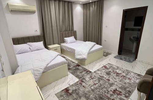 Kafrat al Jabal Apartment | Spacious 3-bedroom apartment in fantastic Giza Governorate with WiFi, AC