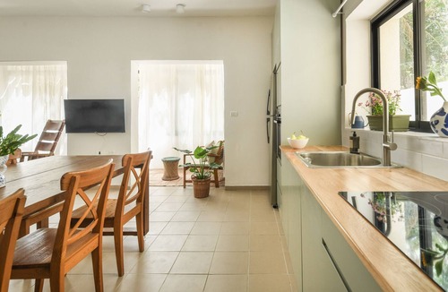 Tel Aviv City Center Apartment | Spacious 3-Bedroom Apartment near Beach - Ideal for Families