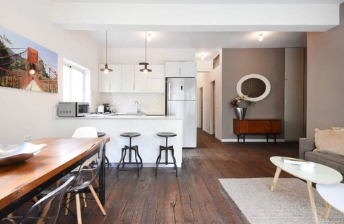 Old North Apartment | Spacious 3BR Home in Prague St Near Hilton Beach by HolyGuest