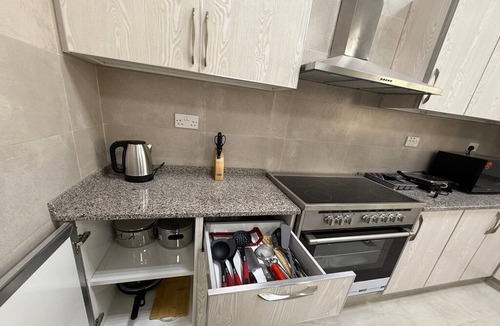 Abu Dhabi Apartment | Spacious 4-bedroom apartment with WiFi, AC in terrific Shakhbout City
