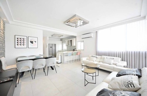 Kerem HaTeimanim Apartment | Spacious 4 BR Penthouse with Sea View by HolyGuest