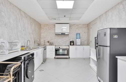 Jumeirah Lake Towers Apartment | Spacious 5 Bed W/Skyline Views from 4 Balconies!