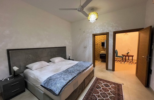 Muscat Villa | Spacious 5-bedroom villa Near the Beach,Close to airport with WiFi, AC in Muscat
