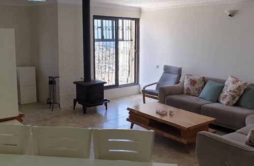 Acre Apartment | ★ Spacious Apt. w/Seaview, Fireplace & Netflix ★