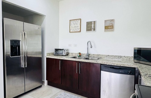 Jaco Apartment | Spacious, Family-Friendly with Stunning Breezy and Balconies.