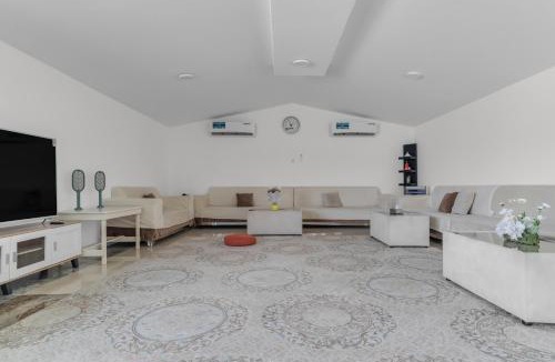 Ras Al Khaimah Villa | Spacious farmhouse villa for grous and families