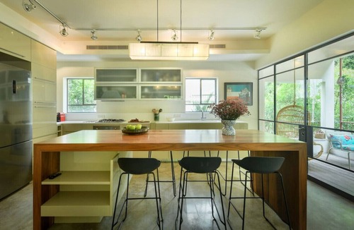Tel Aviv City Center Apartment | Spacious & Green 3BR Apt w Balcony in City Center