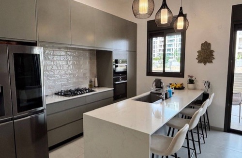 Or Akiva Apartment | Spacious Modern Upscale 4-Bedroom Garden Apartment next to Caesarea